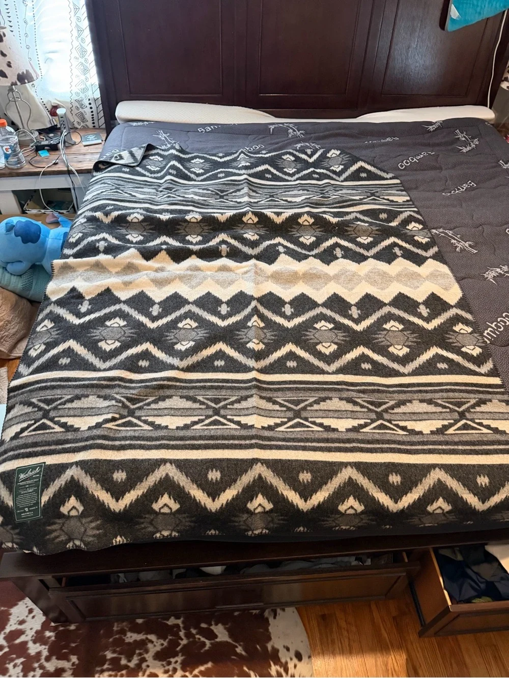 Cozy Black & Cream Tribal Pattern Throw Blanket